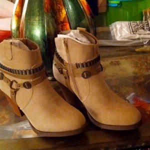 Cowgirl Ankle Studded Strappy Boots